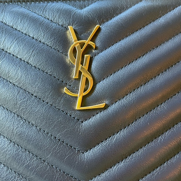 * SOLD* AUTHENTIC SAINT LAURENT YSL CASSANDRE POUCH IN QUILTED LEATHER - Picture 4 of 13